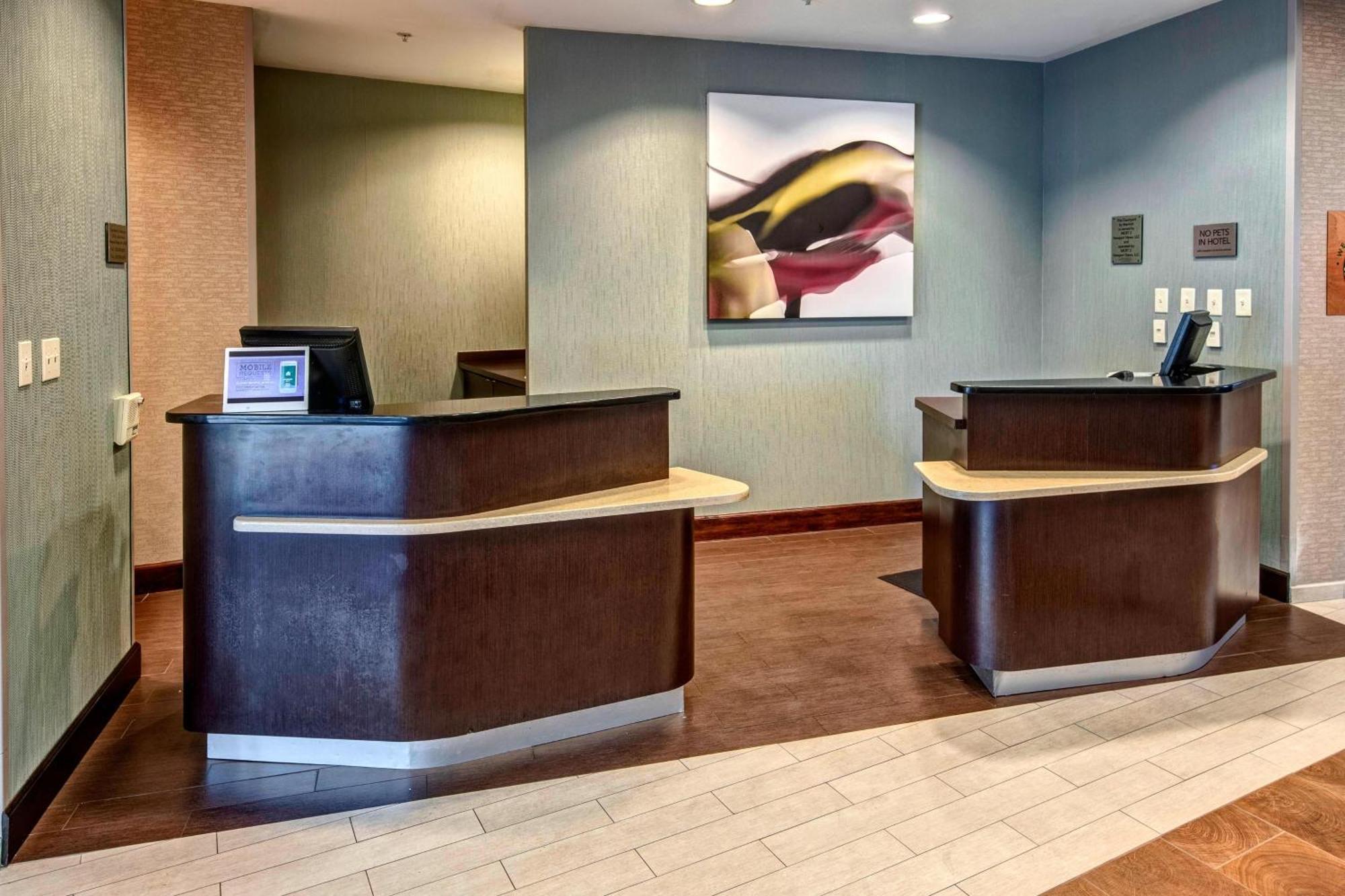Courtyard Newport News Airport Hotel Exterior photo