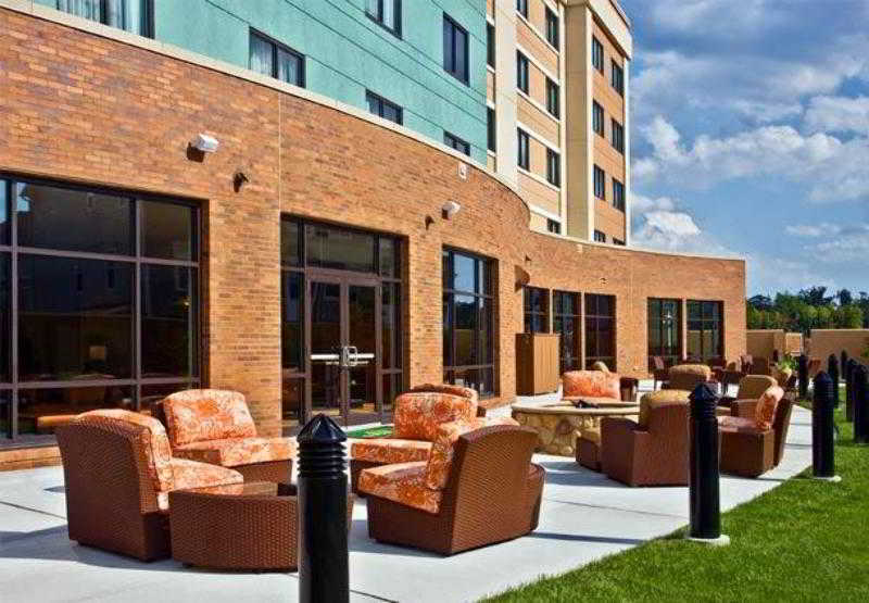 Courtyard Newport News Airport Hotel Exterior photo