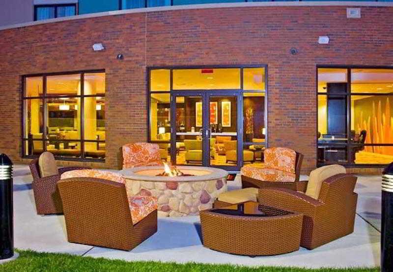 Courtyard Newport News Airport Hotel Exterior photo