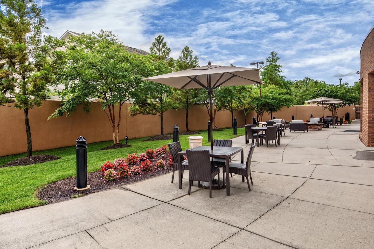 Courtyard Newport News Airport Hotel Exterior photo