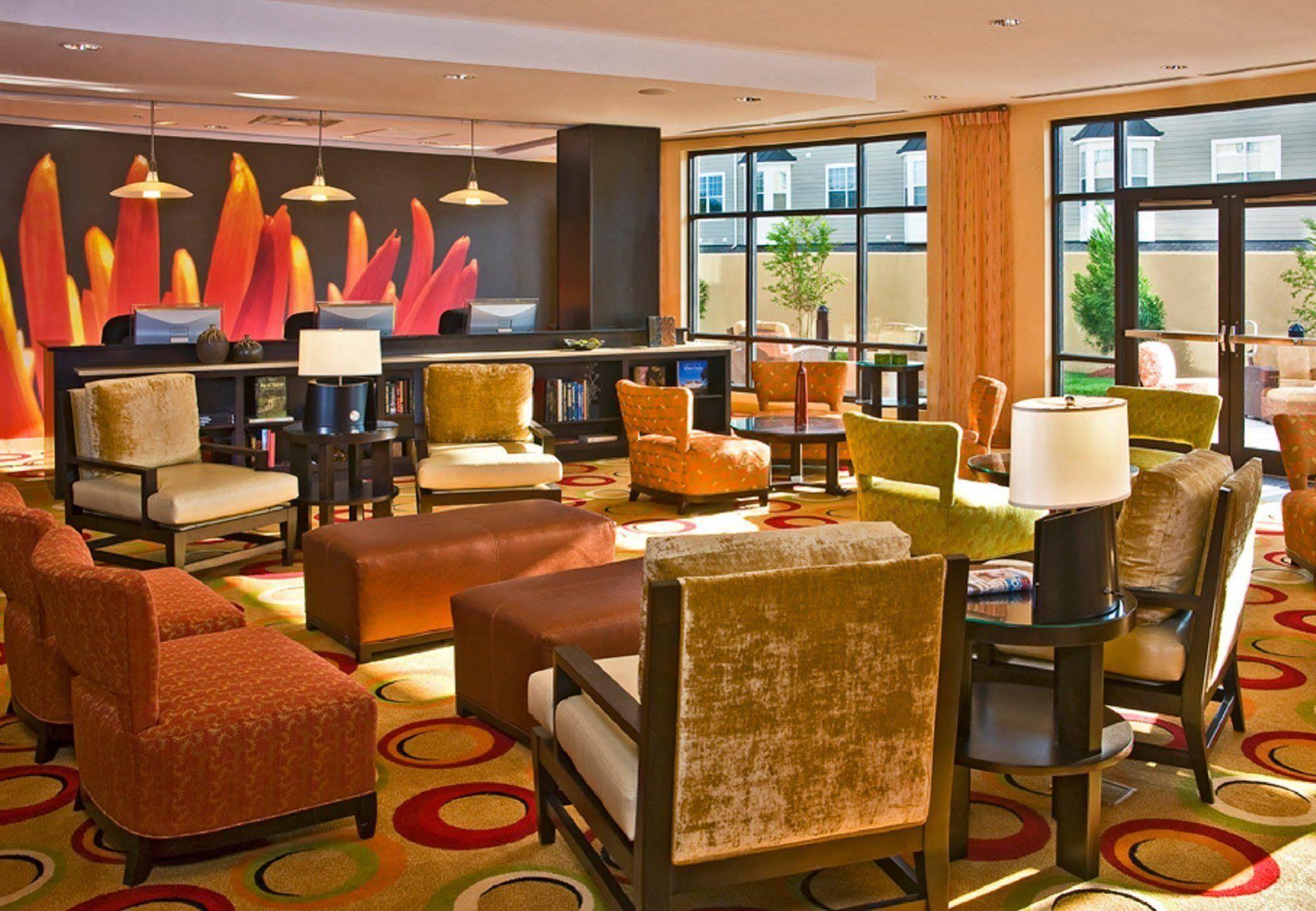 Courtyard Newport News Airport Hotel Exterior photo