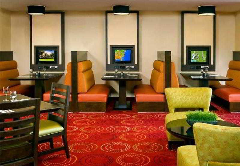 Courtyard Newport News Airport Hotel Exterior photo